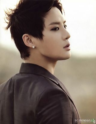 xiah junsu twin brother